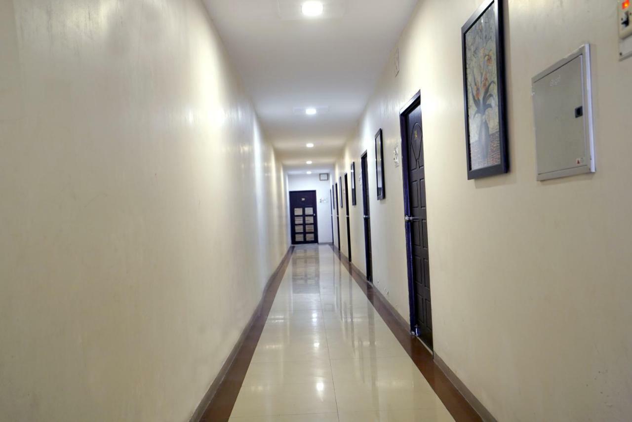 Hotel Royal Amhedabad Dış mekan fotoğraf