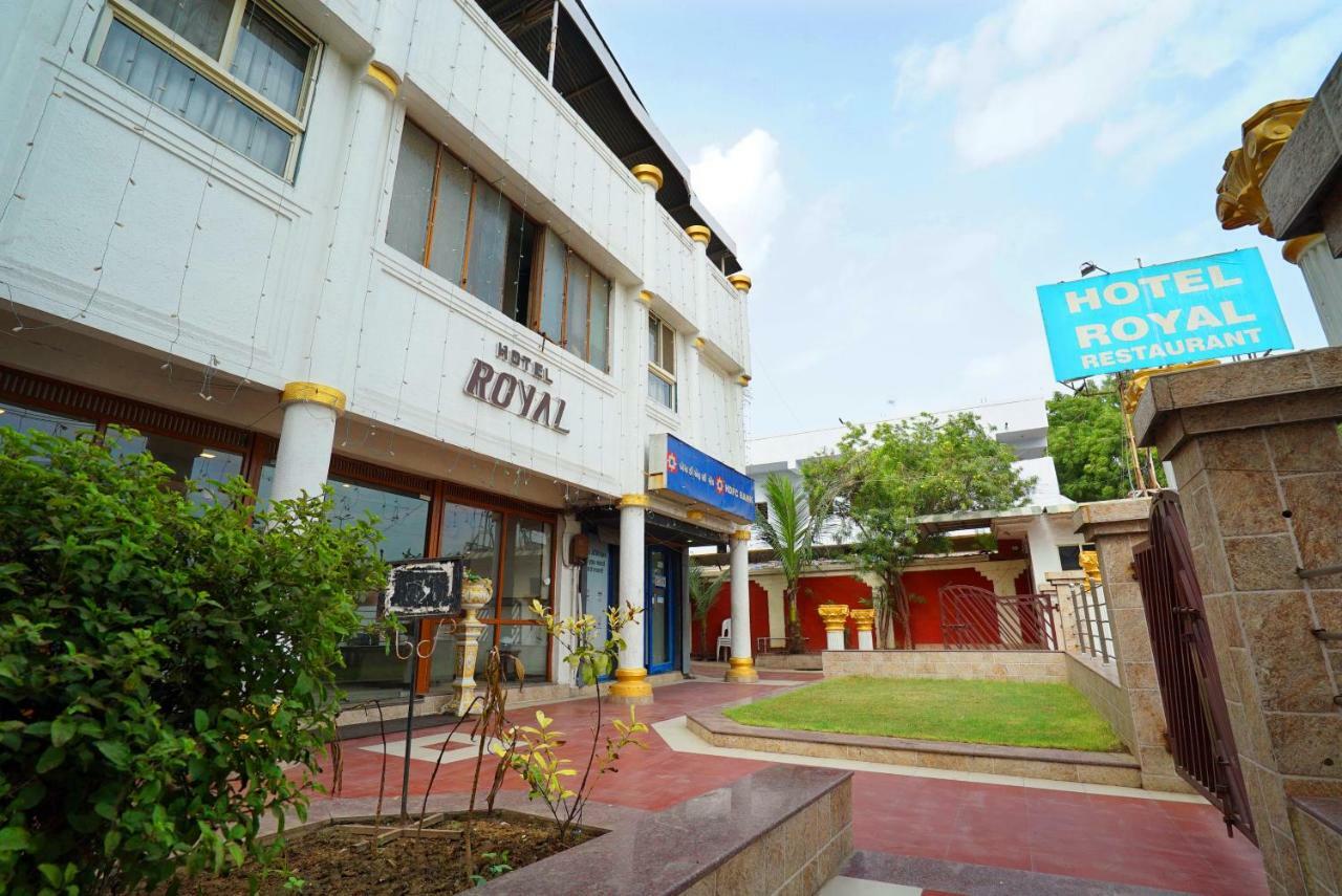 Hotel Royal Amhedabad Dış mekan fotoğraf