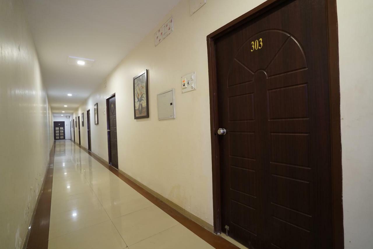 Hotel Royal Amhedabad Dış mekan fotoğraf